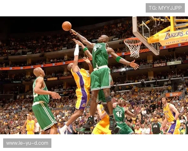 皮尔斯三分威胁：让防守无处可藏的进攻利器