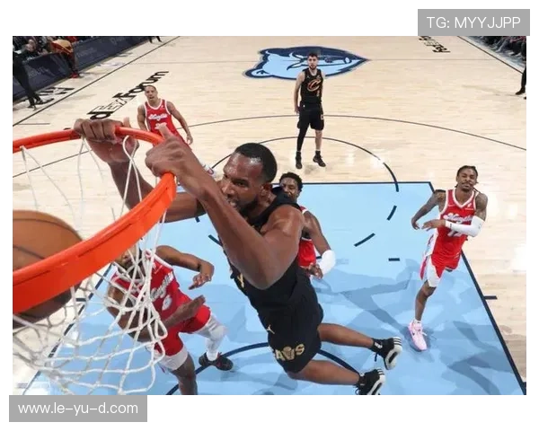 骑士新星莫布里崛起 内线未来可期