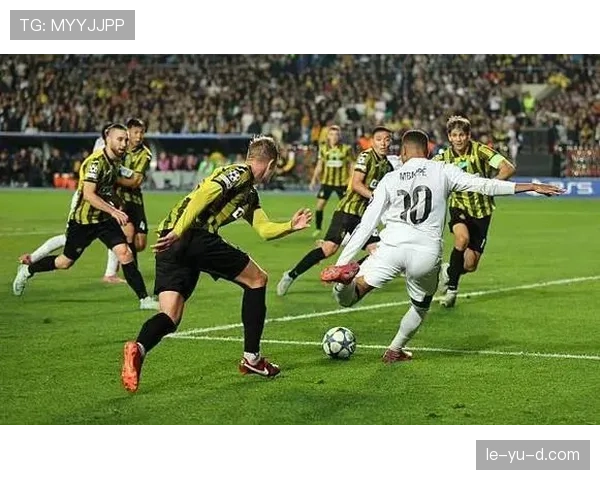 皇马防线铁闸状态回勇，助球队强势重返巅峰