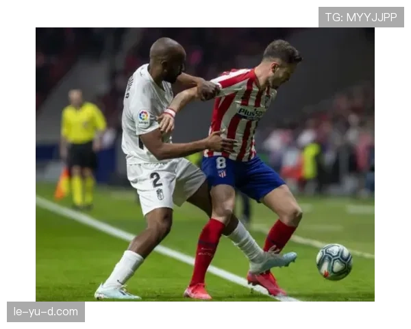 西甲陶瓷球场再现奇迹，球队逆转夺冠引发球迷欢庆潮