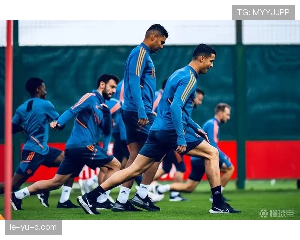 恰尔汗奥卢创新训练方式助力球队备战新赛季，表现备受期待。